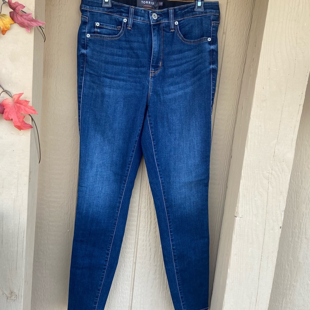 NWOT Torrid Sky High Skinny Premium Stretch Denim Jeans